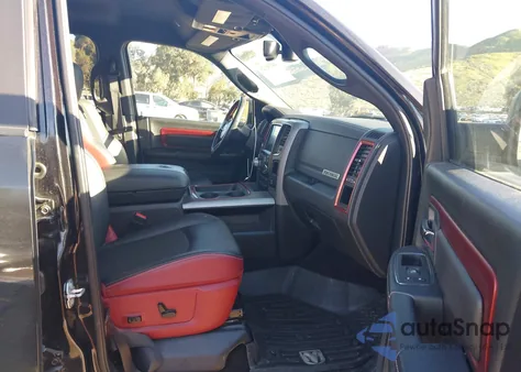 2017 Ram 1500 Rebel 4X4 5'7 Box z USA, uszkodzony, nr VIN 1C6RR7YT4HS864111